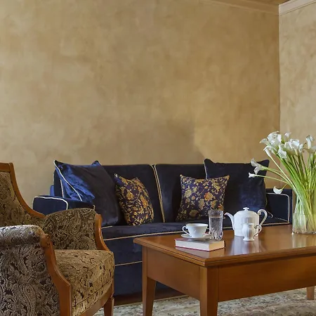 Esperanza Lake Resort Hotell