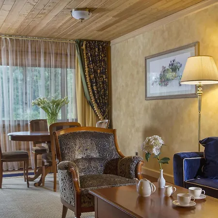 Hotell Esperanza Lake Resort