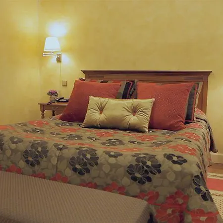 Esperanza Lake Resort Hotell